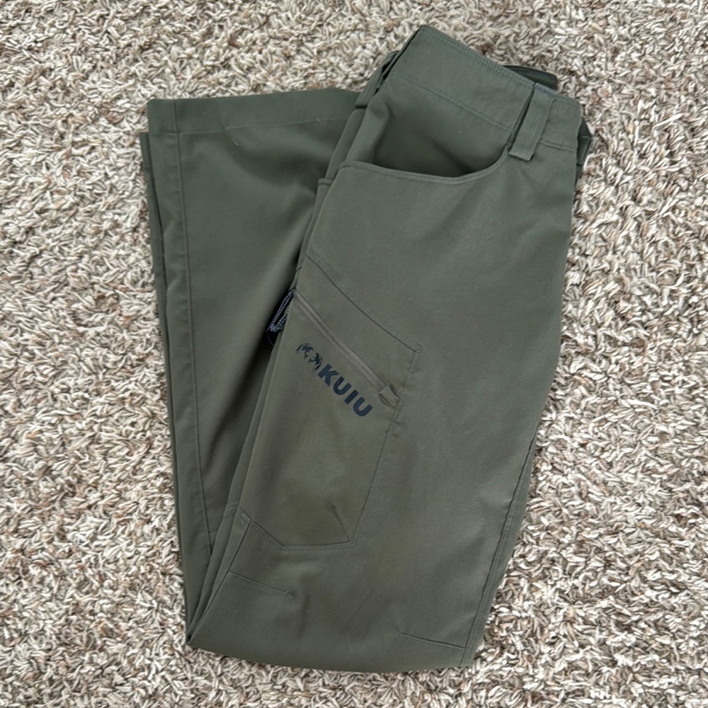 KUIU Women’s Tiburon Green Hunting Pants